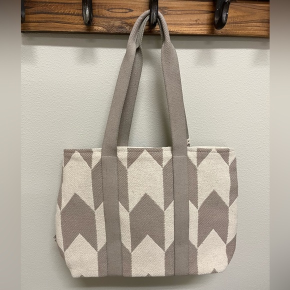 Mud Pie Handloom Tassel Tote, Cream - Picture 4 of 12